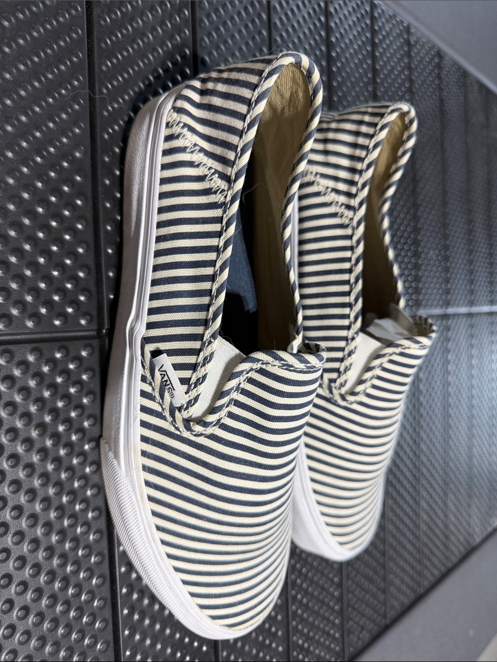 Vans slip on -SZ 9 - Picture 2 of 7
